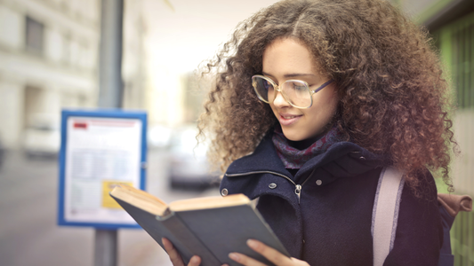 A Classic Reading Look: Eyeglasses for Books and Outdoor Escapes