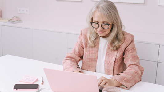 Advanced Eyewear for Seniors: Features That Improve Comfort and Clarity